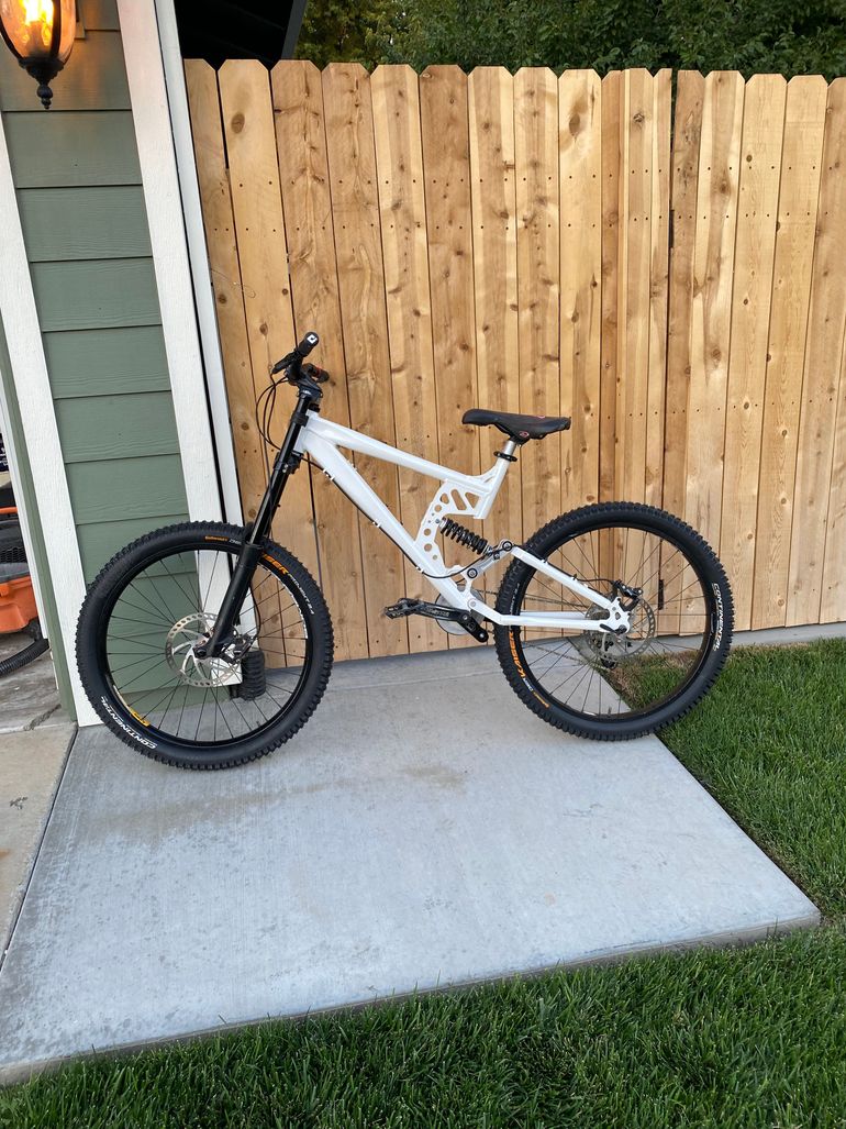 Used Rocky Mountain Switch 2005 Mountainbike, White — image 2 of 3