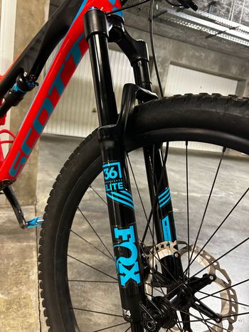 Used Scott Genius LT 710 Plus 2017 2017 Mountainbike, Red, 27.5 — image 3 of 18