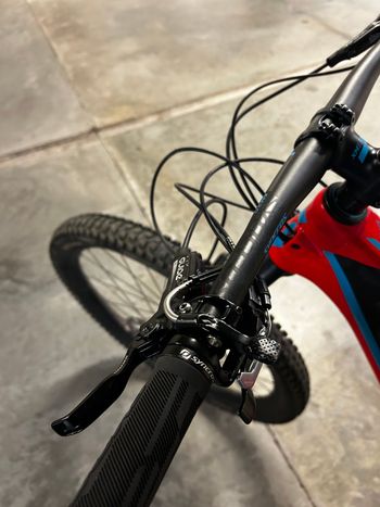 Used Scott Genius LT 710 Plus 2017 2017 Mountainbike, Red, 27.5 — image 18 of 18
