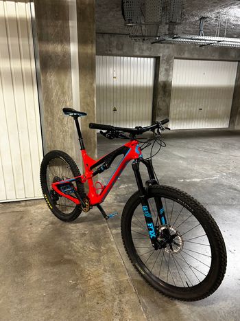 Used Scott Genius LT 710 Plus 2017 2017 Mountainbike, Red, 27.5 — image 2 of 18