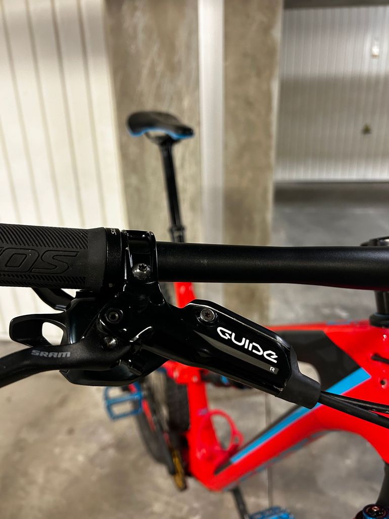 Used Scott Genius LT 710 Plus 2017 2017 Mountainbike, Red, 27.5 — image 4 of 18