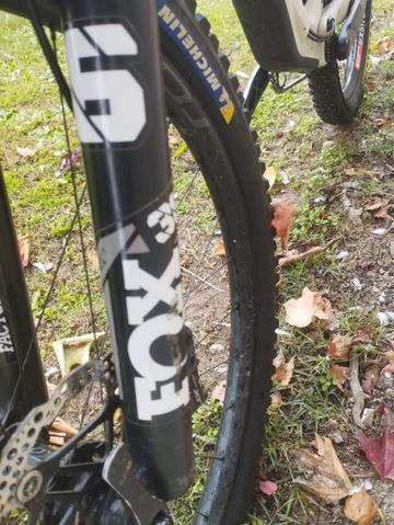 Použité Specialized Enduro Elite 2020 2020 Mountainbike — obrázek 15 z 19