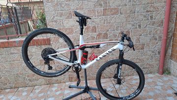 Used Canyon Lux CF 6 2022 2022 Mountainbike, White, 29 — image 1 of 26