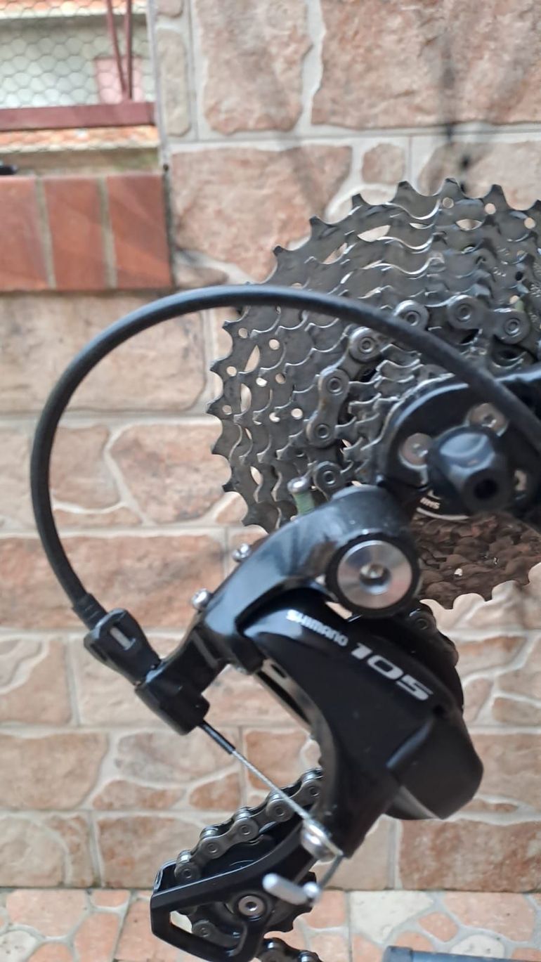 Used Canyon Endurace CF 7.0 2017 Road & Gravel, Black — image 4 of 20