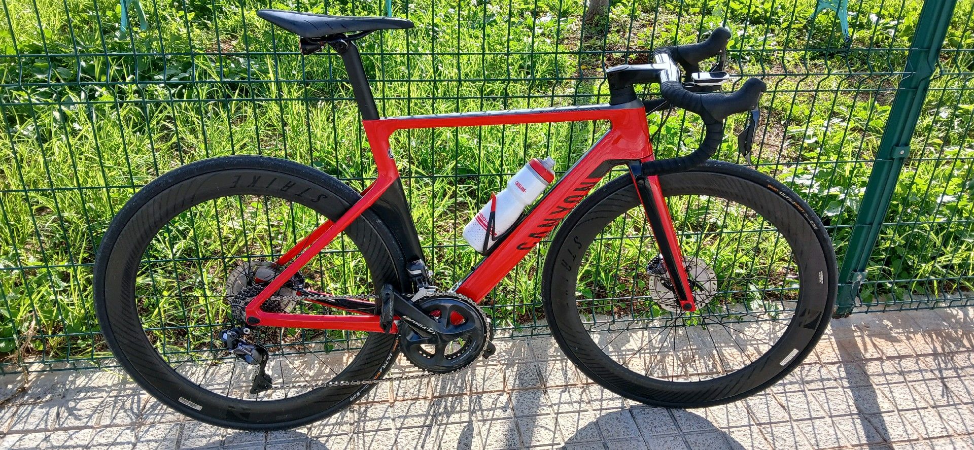 Canyon Aeroad CF SLX Disc 8.0 Di2 used in S buycycle