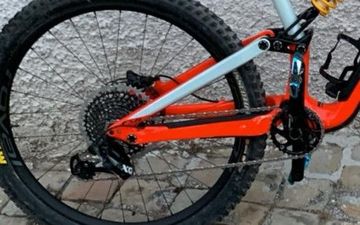 Specialized Enduro Pro Carbon 650b 2017 2017 Mountainbike usato, Nero — immagine 3 di 3