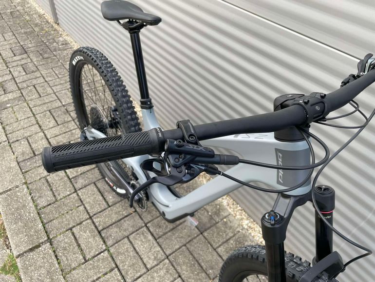 Używany Bold Linkin 135 Pro 2023 2023 Mountainbike — zdjęcie 10 z 14