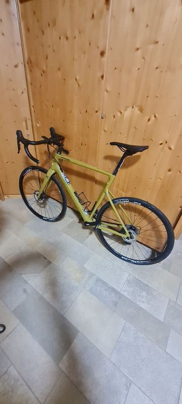 Cannondale SuperSix EVO SE 2 2023 2023 Road & Gravel usato, Verde — immagine 12 di 17