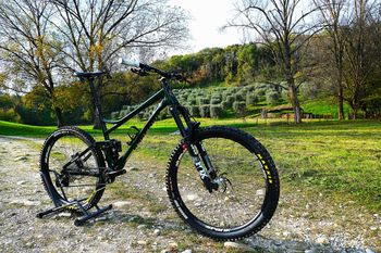 Used Banshee Spitfire 2023 Mountainbike, Green — image 13 of 14
