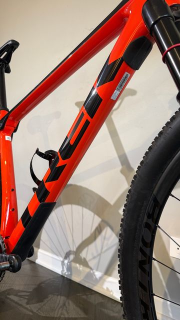 Trek Procaliber 9.7 2023 2023 Mountainbike usato, Arancione — immagine 13 di 15