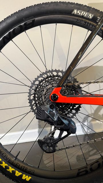 Trek Procaliber 9.7 2023 2023 Mountainbike usato, Arancione — immagine 4 di 15