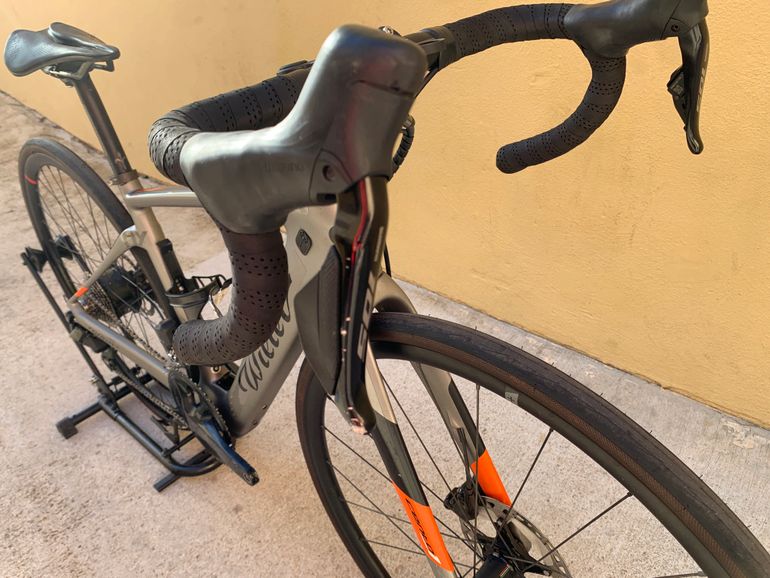 Used Wilier Cento1 Hybrid SHIMANO 105 R7150 Di2 12S 2023 2023 Road & Gravel, Light Gray — image 6 of 8