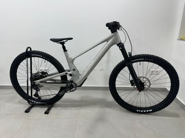 Used Scott Genius 940 2023 2023 Mountainbike, Light Gray, 29 — image 1 of 4