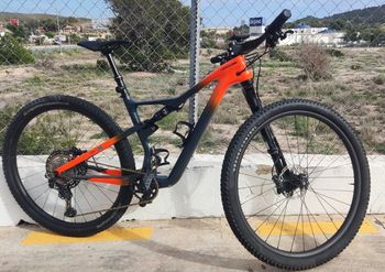 Used Cannondale Scalpel Carbon 2 2022 2022 Mountainbike, Orange, 29 — image 1 of 5
