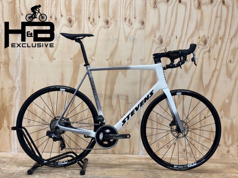Used Stevens Izoard Pro Disc Carbon Sram Force AXS 2022 Road & Gravel, White — image 1 of 13
