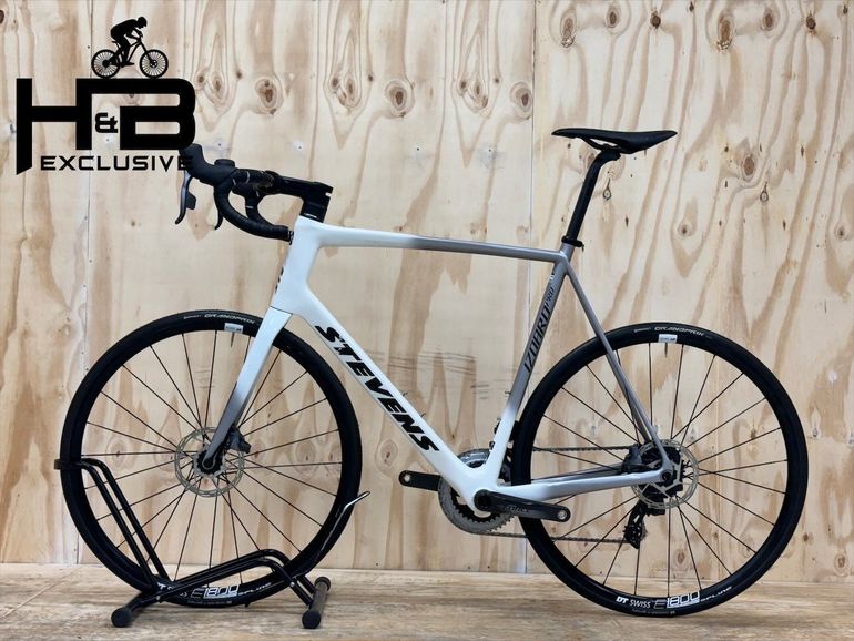 Used Stevens Izoard Pro Disc Carbon Sram Force AXS 2022 Road & Gravel, White — image 2 of 13