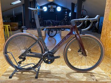 Scott Foil RC 30 2024 Road & Gravel de segunda mano, Rojo — imagen 1 de 5