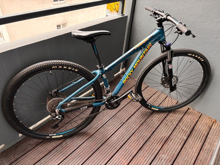 Rocky Mountain Fusion 940 2017 2017 Mountainbike usato, Blu — immagine 1 di 3