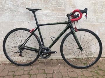 Tweedehands Scott ADDICT carbon HMX - SUPERLITE 5 kilo -NOS 2024 Road & Gravel — afbeelding 1 van 7