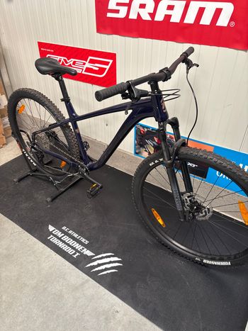 Used Kona Mahuna 2022 2022 Mountainbike, Blu — image 2 of 3