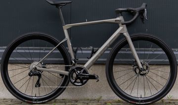 Brugt BMC Roadmachine 01 TWO RHINO GREY 2023 2023 Road & Gravel — billede 1 af 8