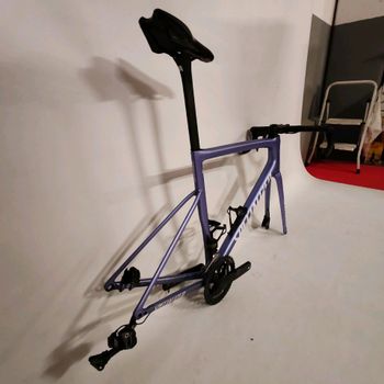 Used Specialized Tarmac SL8 Expert 2024 2024 Road & Gravel, Blu — image 3 of 10