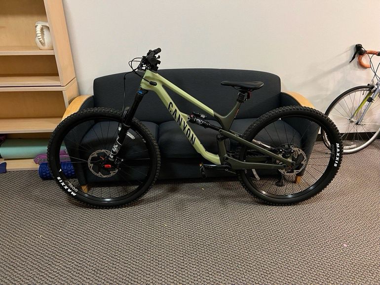 Used Canyon Spectral 29 CF 7 2023 2023 Mountainbike, Green, 29 — image 1 of 4