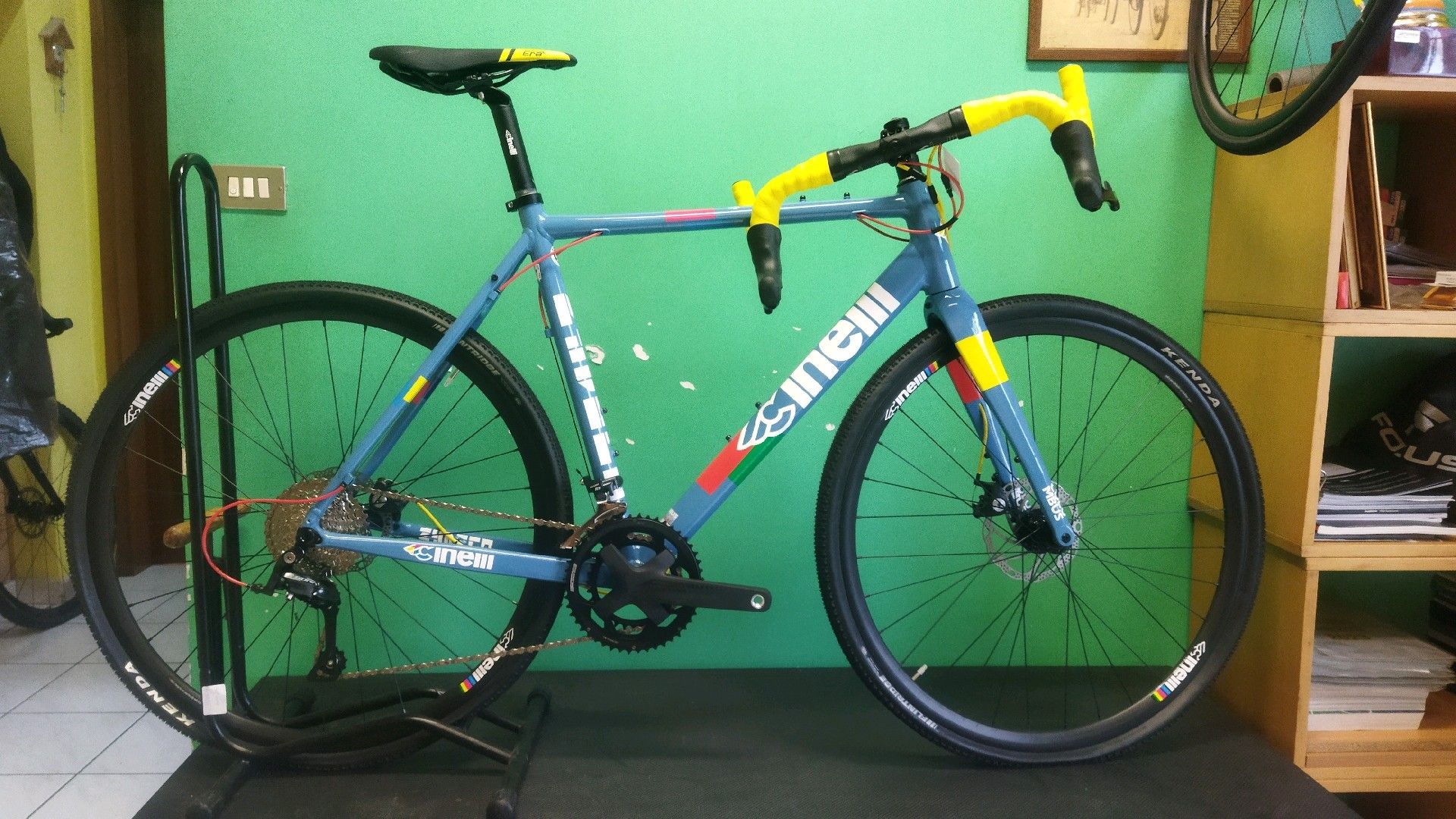 Cinelli Zydeco Gravel Bike Shimano Sora ZYDECO LALA SHIMANO SORA