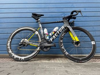 Used Factor OSTRO VAM - Shimano Ultegra 2024 Road & Gravel