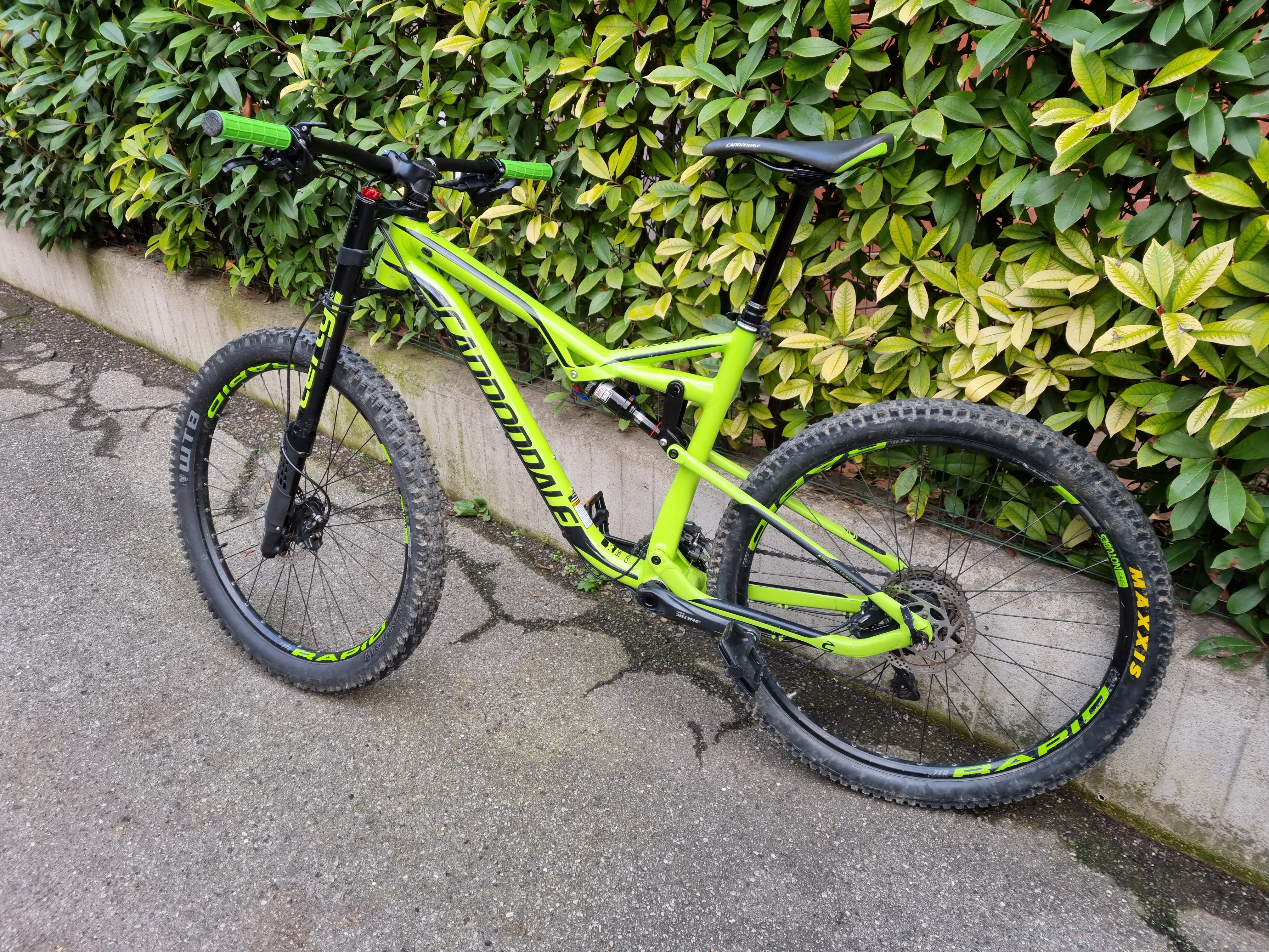 Cannondale znamka Habit 4 ki se uporablja v L buycycle