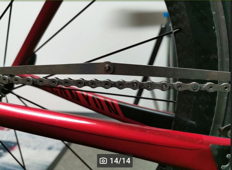 Used Canyon AEROAD CF SLX 9.0 SL Di2 2018 Road & Gravel, Red — image 4 of 14