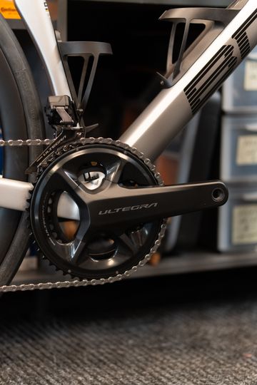 Used BMC Roadmachine 01 FOUR 2024 2024 Road & Gravel, Light Gray — image 3 of 6
