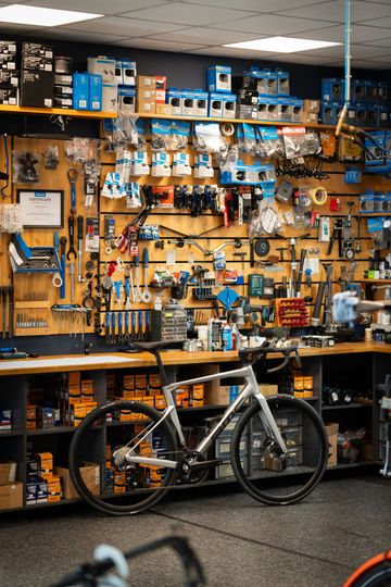 Used BMC Roadmachine 01 FOUR 2024 2024 Road & Gravel, Light Gray — image 1 of 6