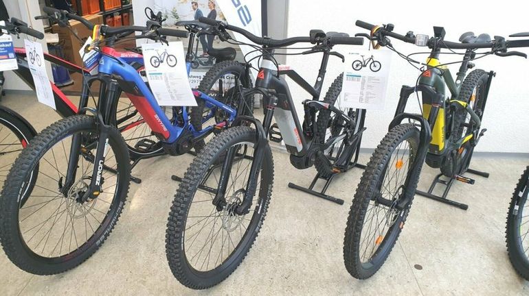 Used Swype Freqz 2.0 2022 Mountainbike, Black — image 2 of 8