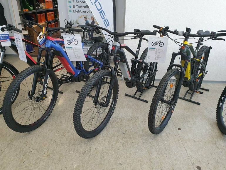 Used Swype Freqz 2.0 2022 Mountainbike, Black — image 8 of 8