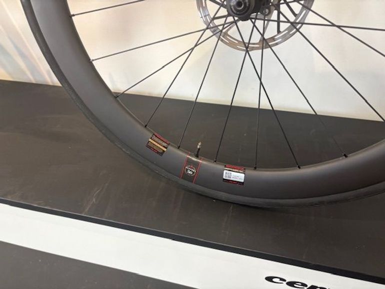 Brugt Cervélo R5 Force eTap AXS Disc 2023 Road & Gravel — billede 3 af 13