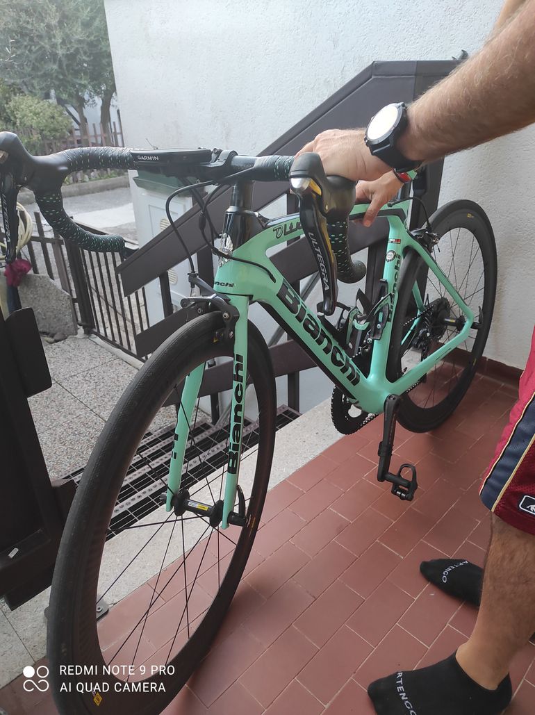 Used Bianchi Oltre XR4 - Ultegra 2017 Road & Gravel, Green — image 3 of 5