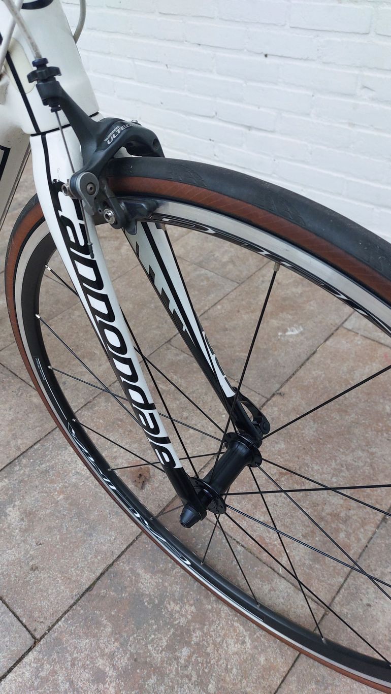 Used Cannondale SuperSix Ultegra 2012 Road & Gravel, White — image 8 of 10