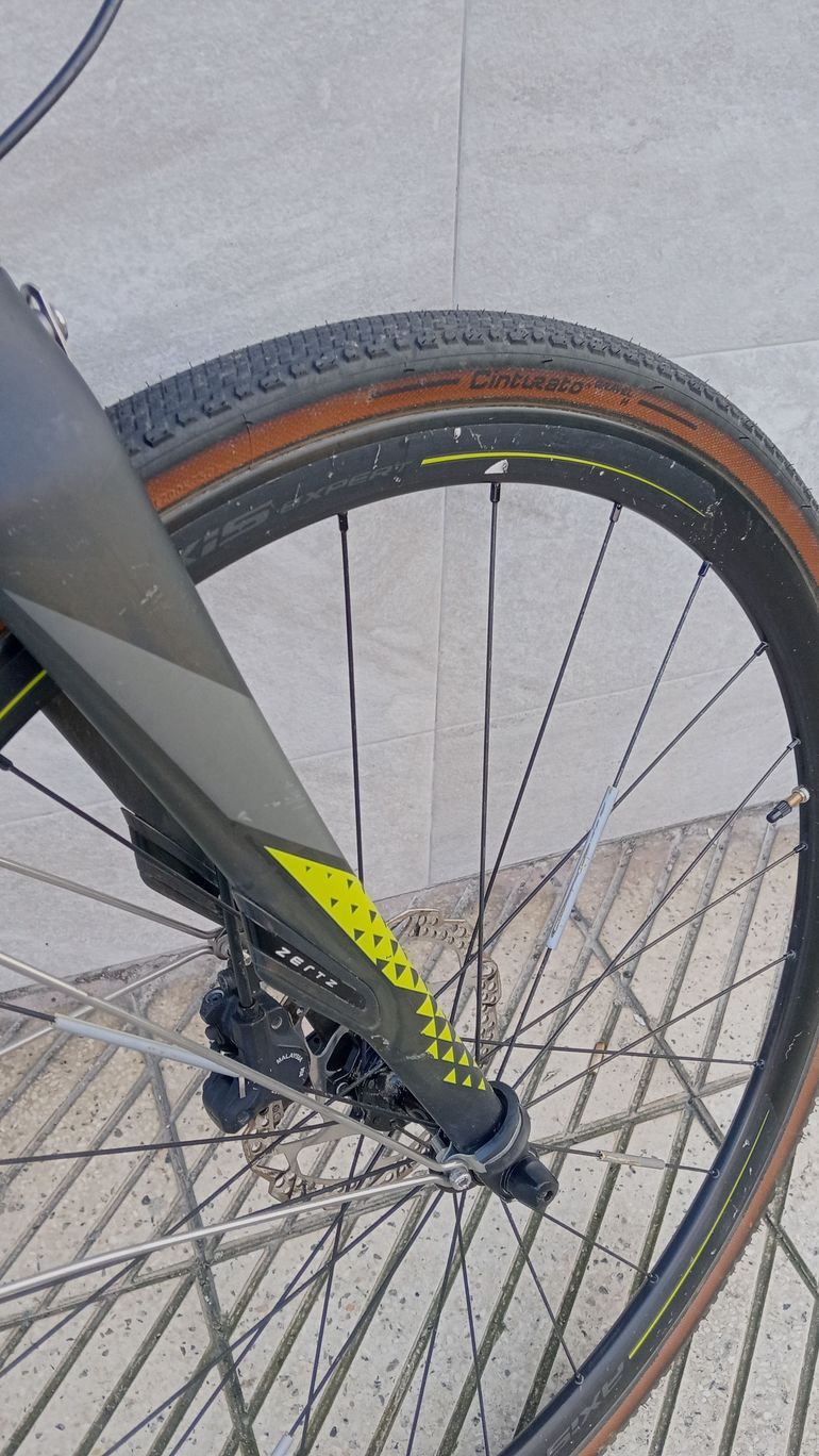 Used Specialized Sirrus Expert Carbon 2017 Road & Gravel, Black — image 9 of 14