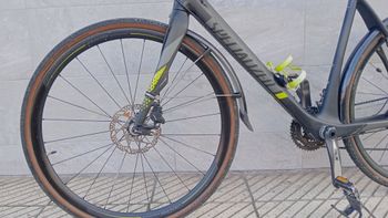 Used Specialized Sirrus Expert Carbon 2017 Road & Gravel, Black — image 2 of 14