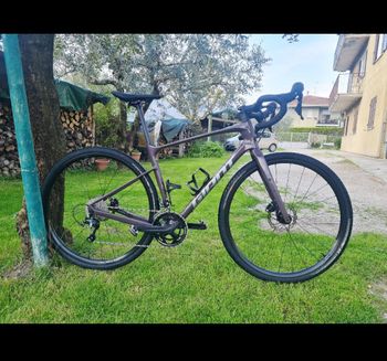 Used Giant Revolt 3 2022 Road & Gravel, Purple — image 1 of 8