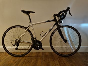 Used Genesis Equlibrium 2017 Road & Gravel, White — image 4 of 9