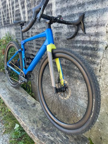 BMC Urs SRAM Force eTap AXS 2023 Road & Gravel de segunda mano, Azul — imagen 3 de 11