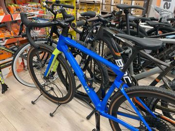 BMC Urs SRAM Force eTap AXS 2023 Road & Gravel de segunda mano, Azul — imagen 10 de 11