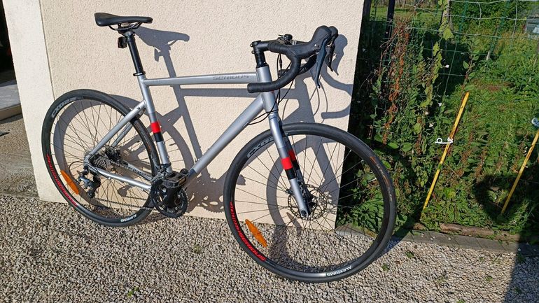 Used Serious Vélo Gravel/course SERIOUS Valparola X Disc argent 2020 T:M 54 2021 Road & Gravel, Light Gray — image 1 of 8