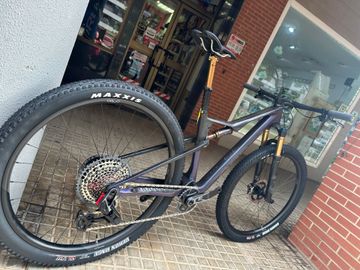 Brugt Orbea OIZ M-TEAM AXS 2024 2024 Mountainbike — billede 1 af 7