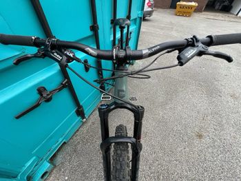 Used Commencal META HT AM ESSENTIAL 2022 2022 Mountainbike, Green, 29, 27.5 — image 2 of 13
