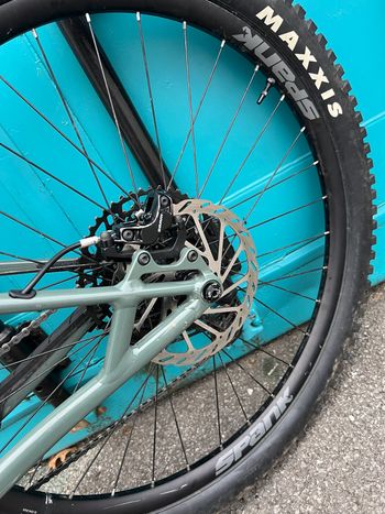Used Commencal META HT AM ESSENTIAL 2022 2022 Mountainbike, Green, 29, 27.5 — image 8 of 13