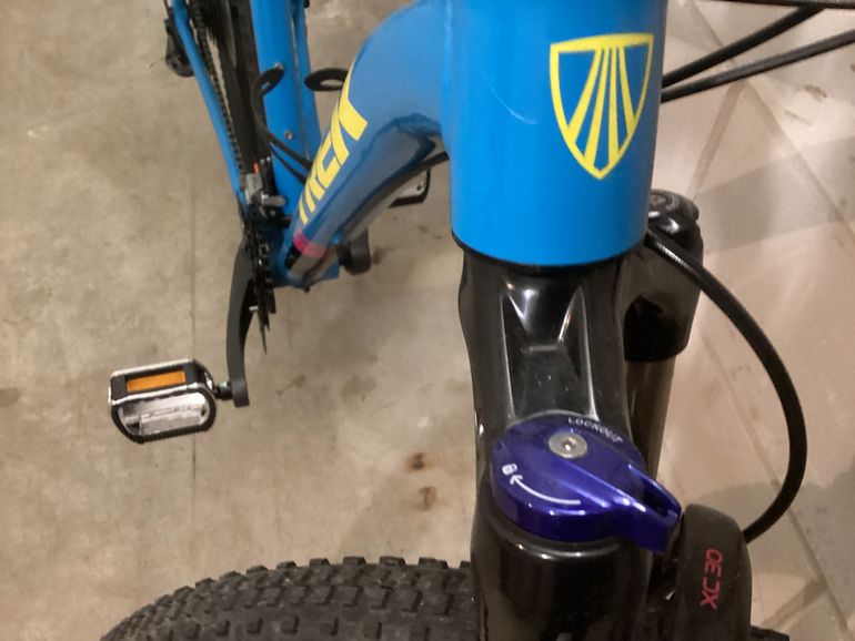 Used Trek Xcaliber 7 2016 Mountainbike, Blue — image 6 of 7