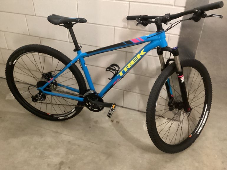 Used Trek Xcaliber 7 2016 Mountainbike, Blue — image 1 of 7
